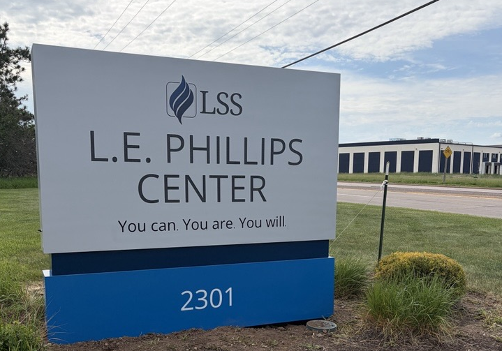 LSS LE Phillips Sign