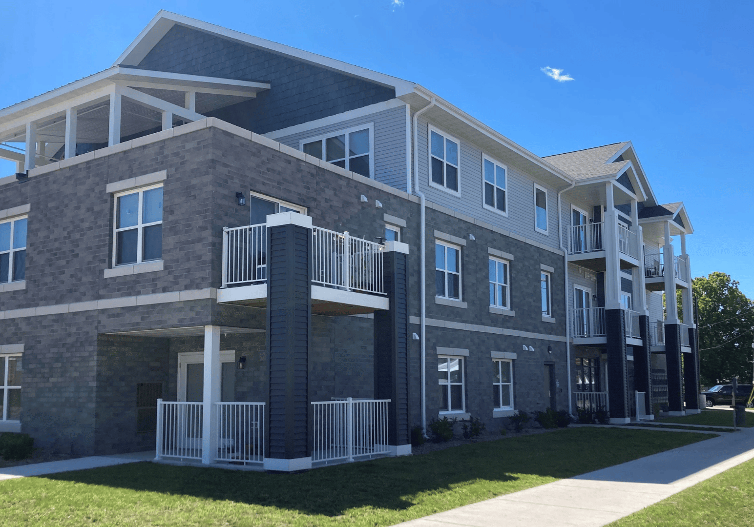 Trolley Station Terrace - 1MB